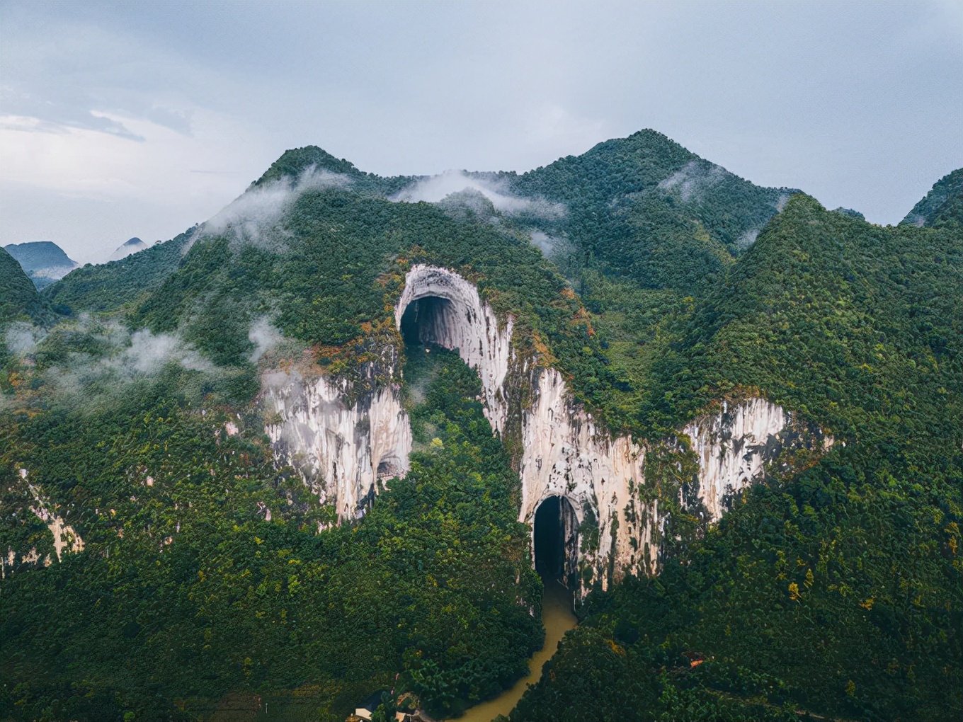 贵州到底有什么？为啥全球科技巨头，抢着把服务器放这里？-久趣源码交流论坛