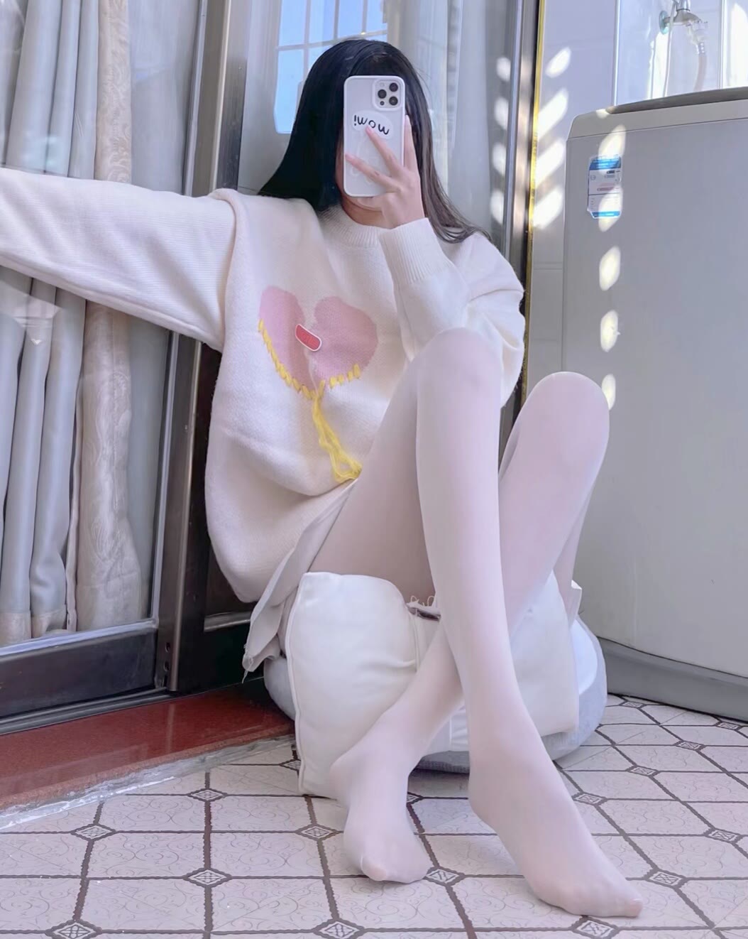 在角落的白丝超短裙大长腿小萝莉-久趣源码交流论坛